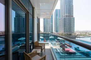 Cosmo Luxury 2 Bed Pool & Lake Views FAST WIFI